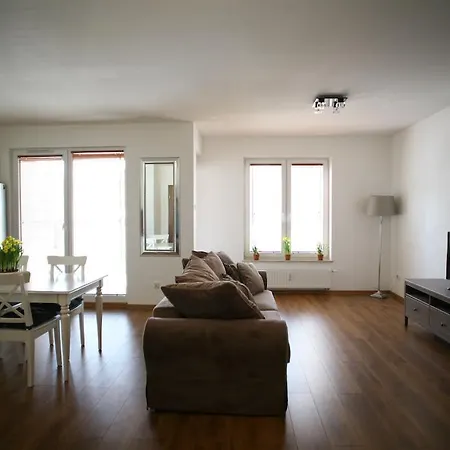 Manhattan Apartment *