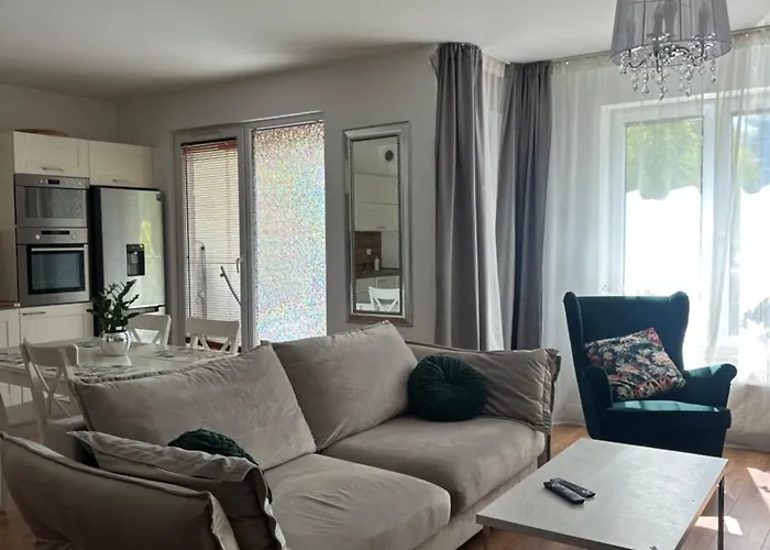 Manhattan Apartment *